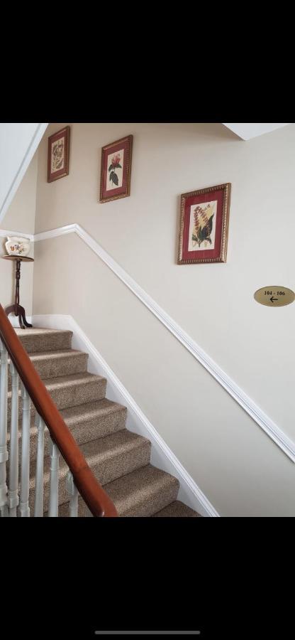 Adams Townhouse Panzió Dingle Kültér fotó